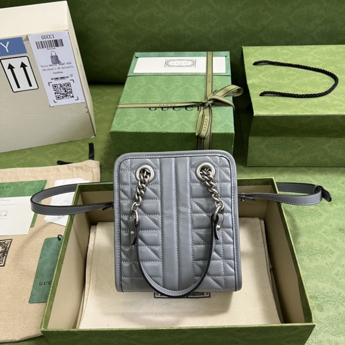  Handbag   Gucci 696123  size  16x19x7 cm