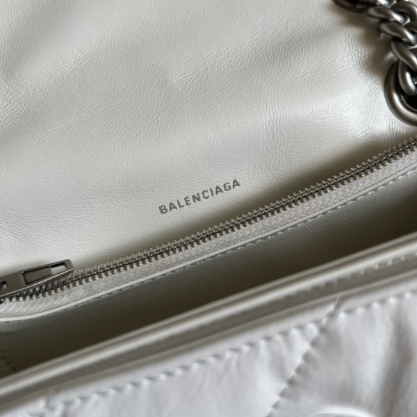  Handbag   Gucci  716351  size  25x15x8 cm