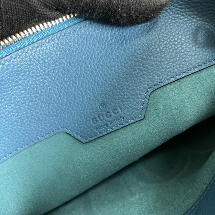  Handbag   Gucci  681200  size 30.5*22 cm