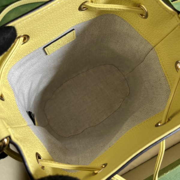  Handbag   Gucci  550620  size 15.5*19*9  cm