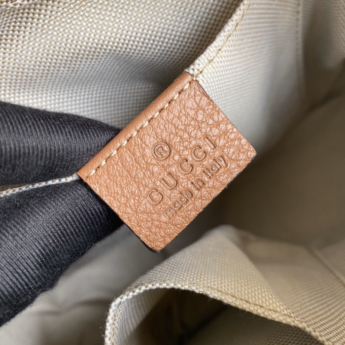  Handbag   Gucci 308364 size  22*15*7  cm