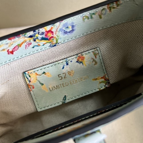  Handbag  Gucci 637091 size  19*13*3 cm