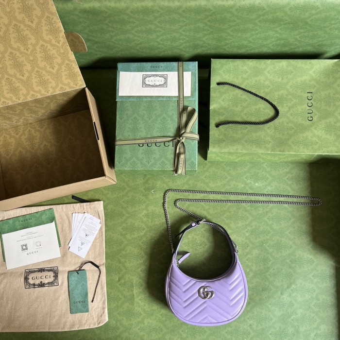  Handbag   Gucci  699514  size 21.5*11*5  cm