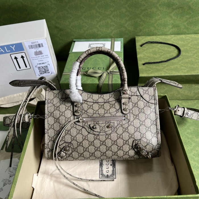  Handbag   Gucci  681690 size 30*12*20  cm