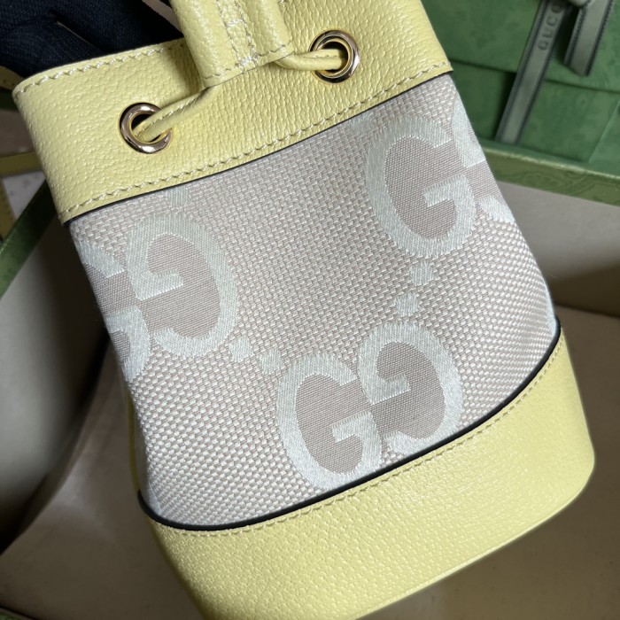  Handbag   Gucci  550620  size 15.5*19*9  cm