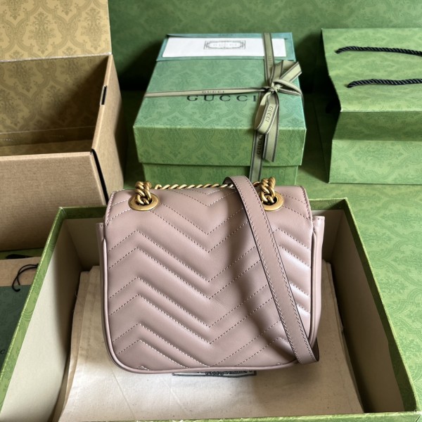 Handbag   Gucci  739682  size 18*13.5*8 cm