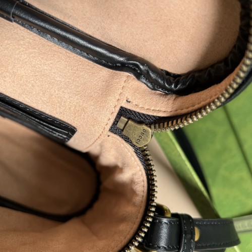  Handbag  Gucci 672253 size 19*13*7 cm