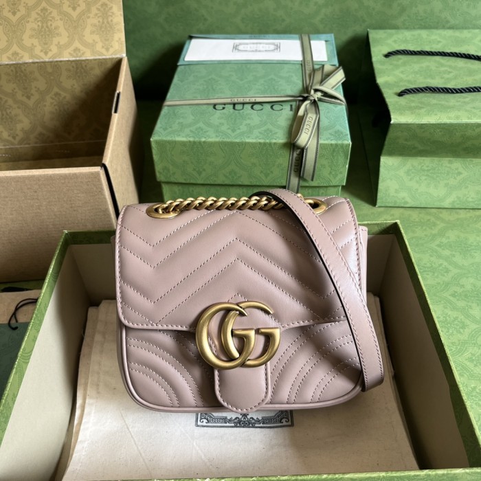  Handbag   Gucci  739682  size 18*13.5*8 cm