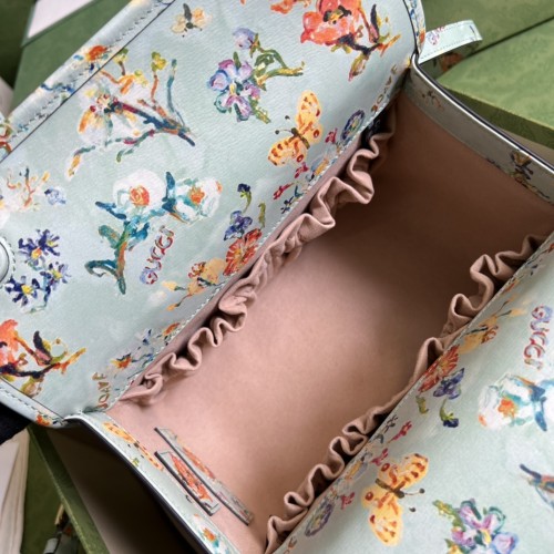  Handbag   Gucci  645453 size 23*26*12  cm