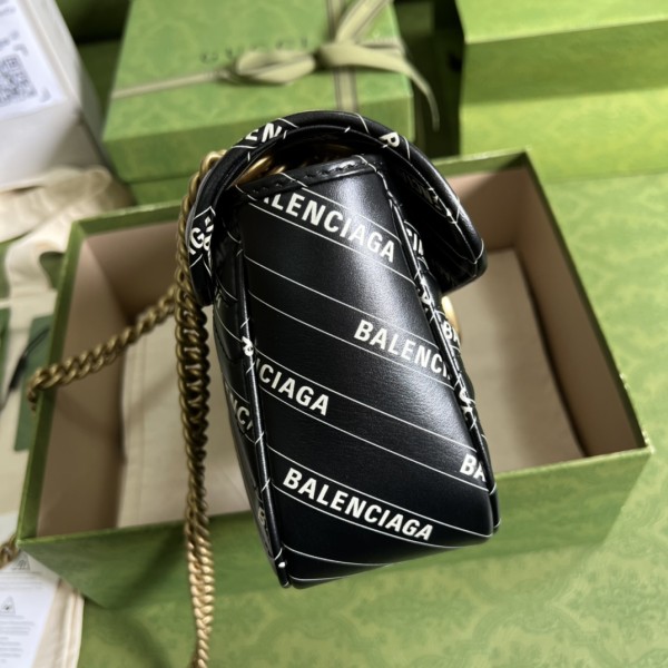  Handbag   Gucci 443497 size 26*15*7 cm