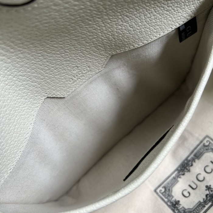  Handbag  Gucci 674081  size 22*17*3.5 cm