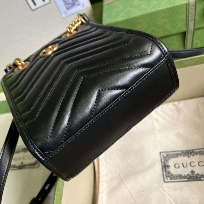  Handbag   Gucci  696123  size 16x19x7 cm