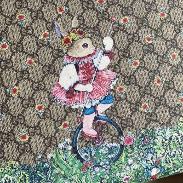  Handbag   Gucci  605614 size 28*26.5*9  cm