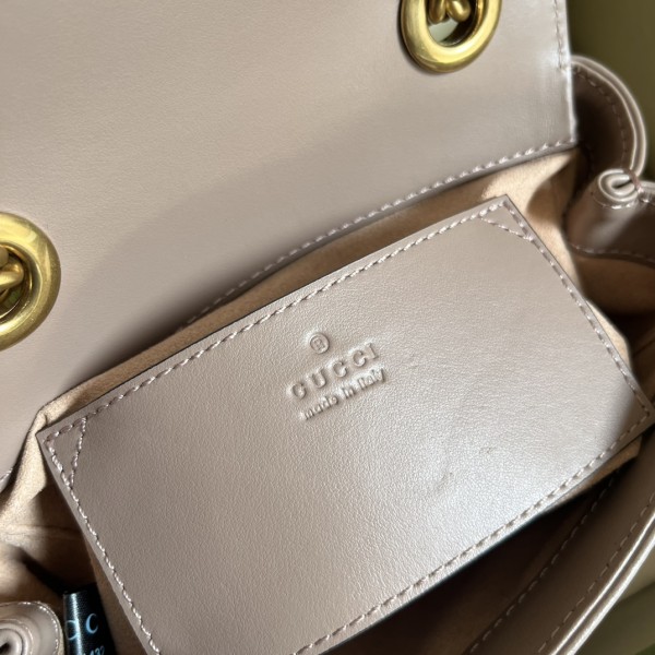  Handbag   Gucci  739682  size 18*13.5*8 cm