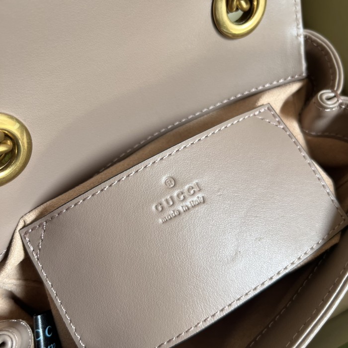  Handbag   Gucci  739682  size 18*13.5*8 cm