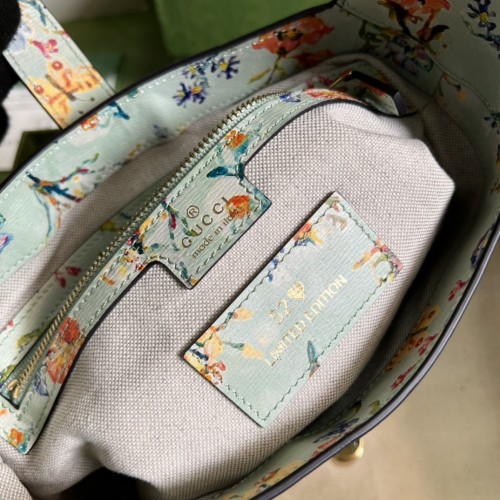  Handbag   Gucci  636709  size 28*19*4.5 cm