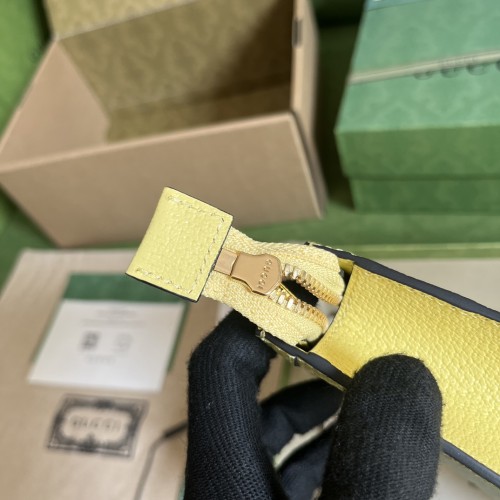  Handbag   Gucci  625549 size 27*21*7  cm