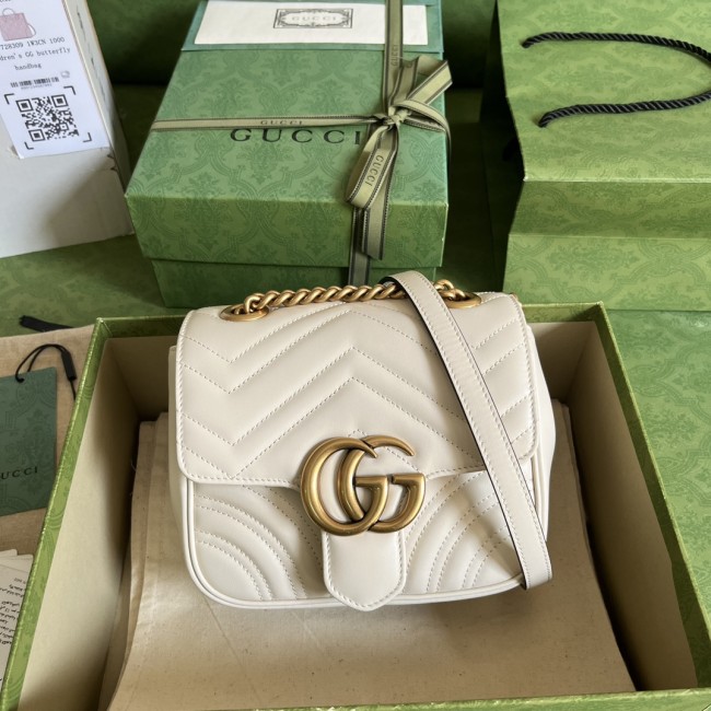  Handbag   Gucci  739682  size 18*13.5*8 cm 