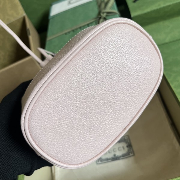  Handbag   Gucci 550620 size 15.5*19*9  cm