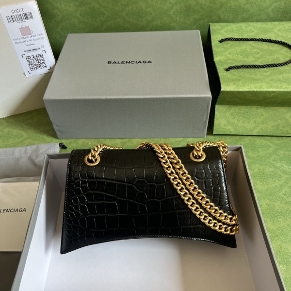 Handbag   Gucci 716351  size  25x15x8  cm