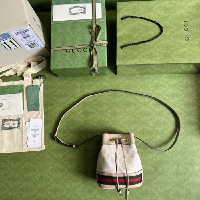  Handbag   Gucci  550620  size  15*18*9.5 cm