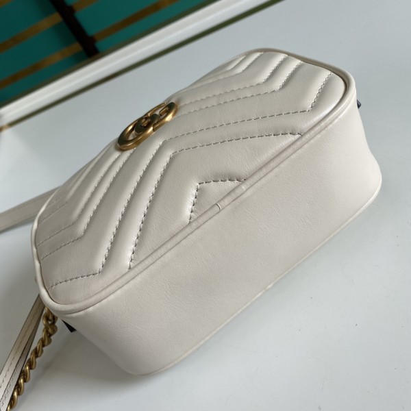 Handbag   Gucci  448065  size 18*12*6  cm