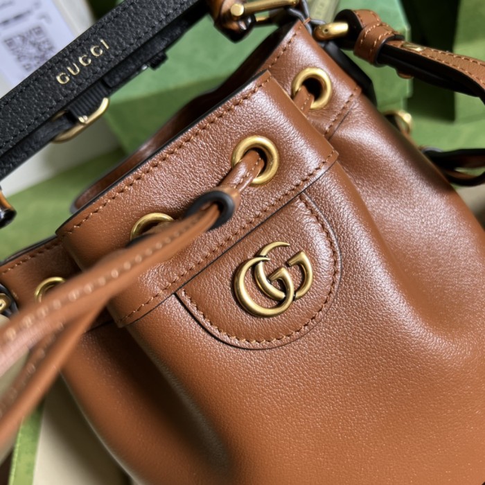  Handbag   Gucci   724667 size 19*30.5*6  cm