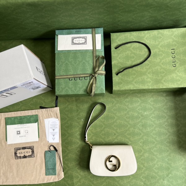  Handbag   Gucci  698630  size  22*13*5 cm