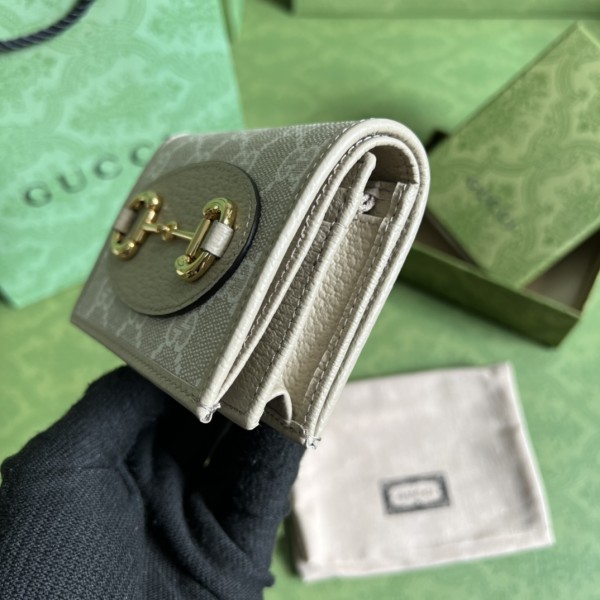 Handbag   Gucci  621887  size  11x8.5x3 cm