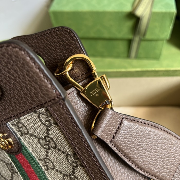  Handbag   Gucci  699770  size  14*22.5*4.5  cm