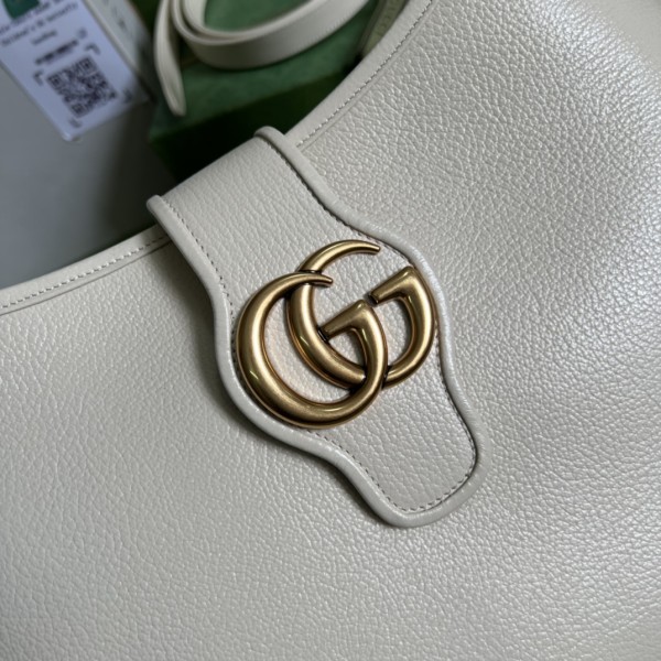 Handbag   Gucci  726274  size  39*38*2  cm