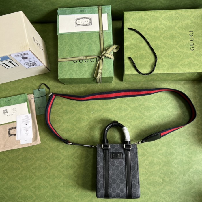  Handbag Gucci  696010  size  16*20*7  cm