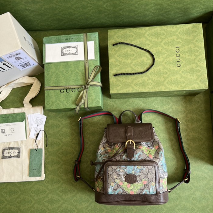  Handbag   Gucci  674147  size 26.5*30*13 cm