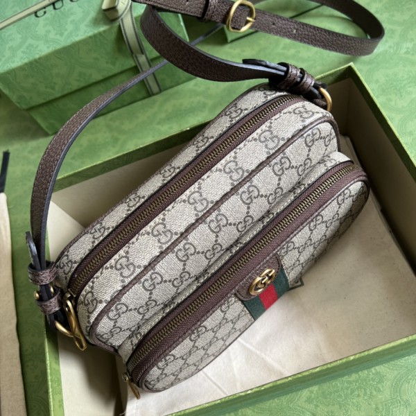  Handbag   Gucci  723312  size  24*13*6  cm