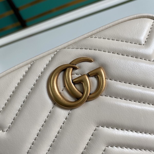 Handbag   Gucci  448065  size 18*12*6  cm