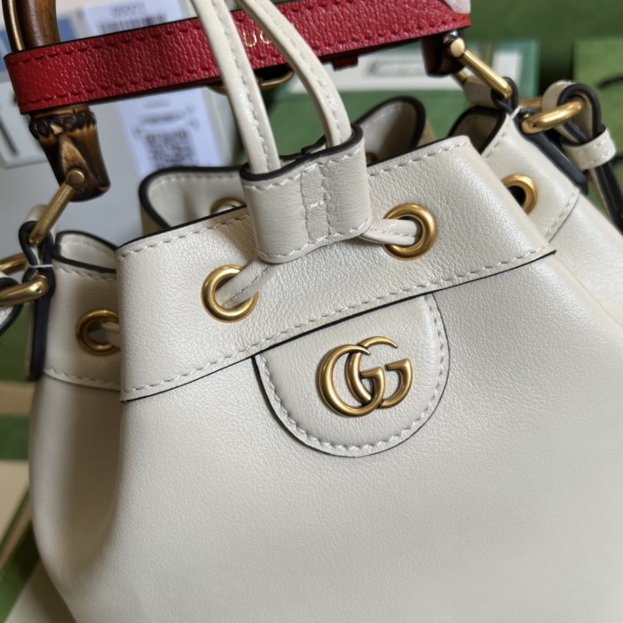  Handbag   Gucci  724652  size 23.5x 38x 10.5  cm