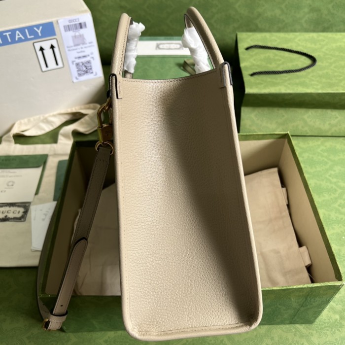  Handbag   Gucci  659983  size  31x 26.5x 14  cm