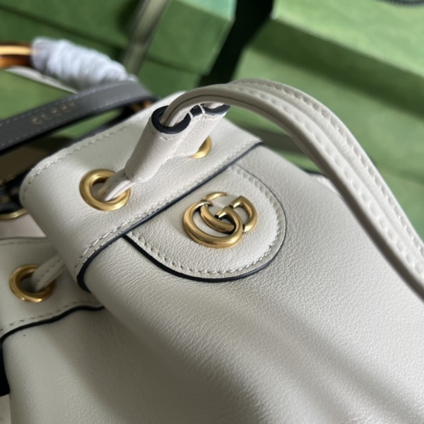  Handbag  Gucci  724667  size  19*30.5*6  cm