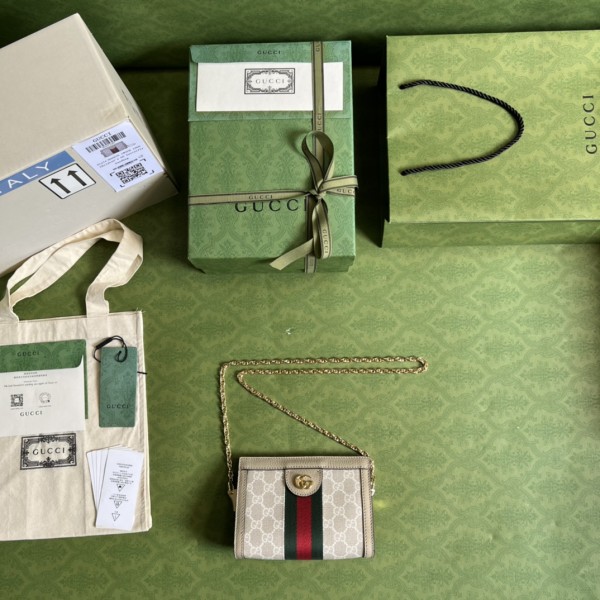  Handbag   Gucci  602676  size  19*14*6  cm