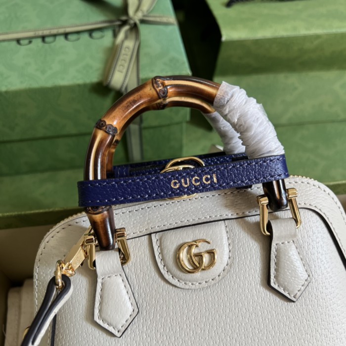  Handbag  Gucci  715775  size  20*16*8.5  cm