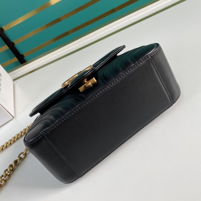  Handbag   Gucci  547260  size  21*15.5*8  cm