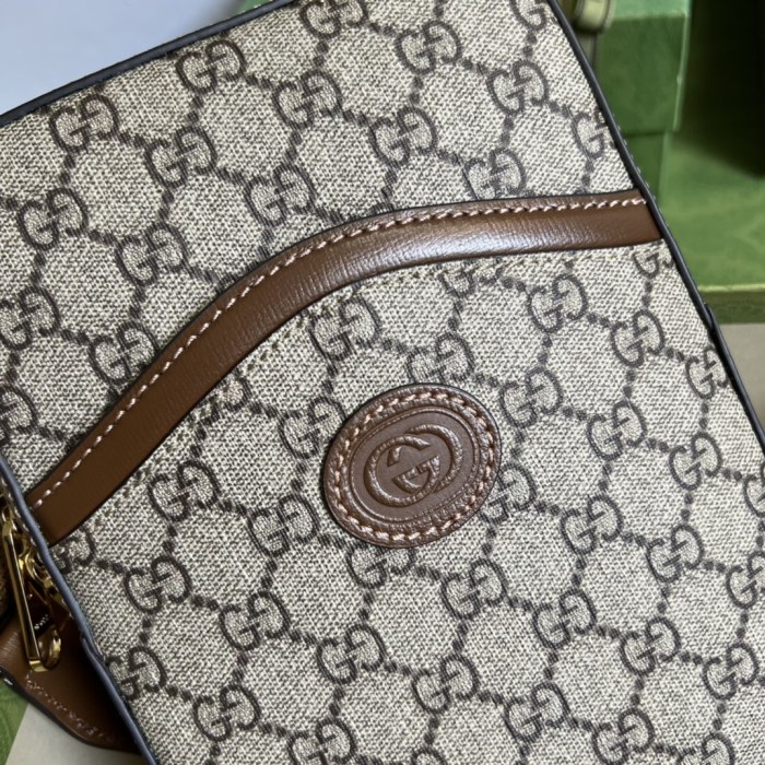  Handbag   Gucci  696016  size 24*16*5 cm