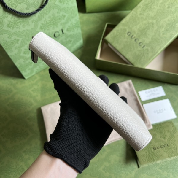  Handbag   Gucci  456117  size  19*10.5*2 cm