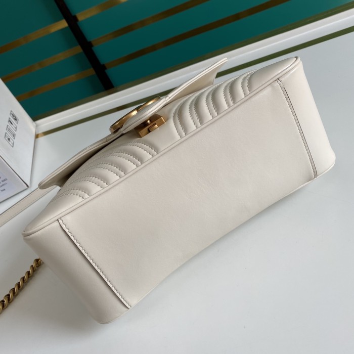  Handbag    Gucci  498110  size  27*19*10.5 cm