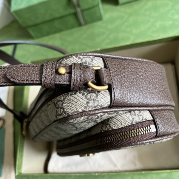  Handbag   Gucci  723312  size  24*13*6  cm