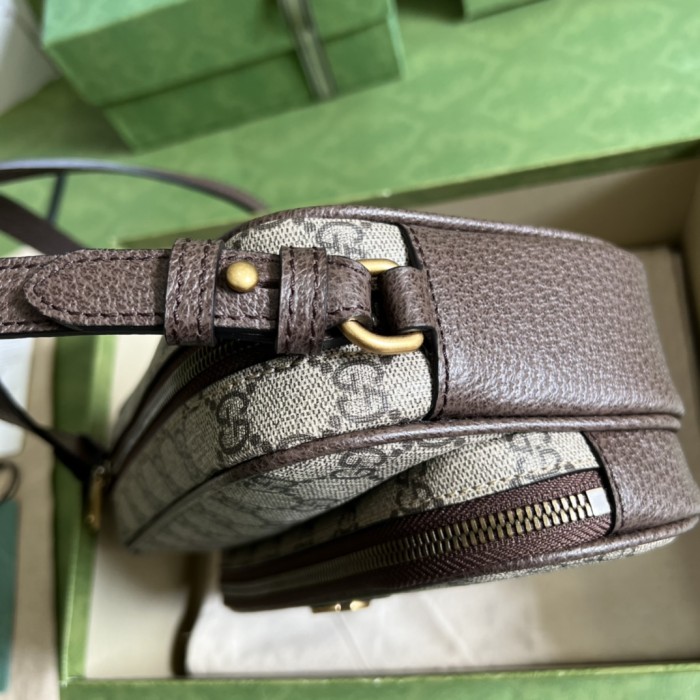  Handbag   Gucci  723312  size  24*13*6  cm