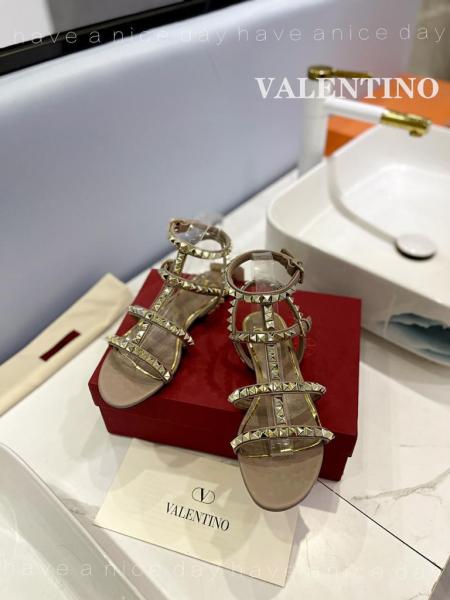 Valentino Garavani Rockstud Open Toe Sandals Women's