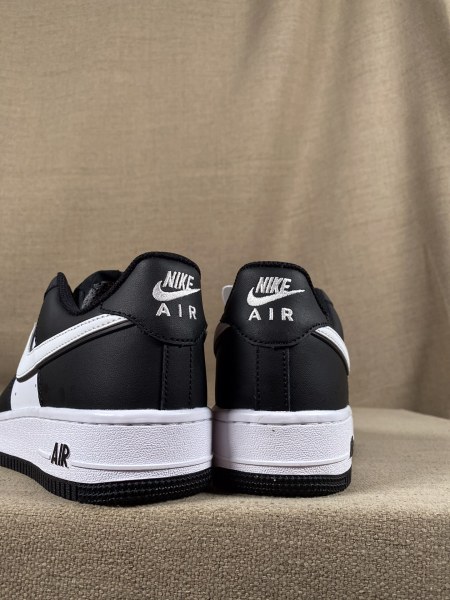 Nike Air Force 1 '07 Low White Swoosh Panda