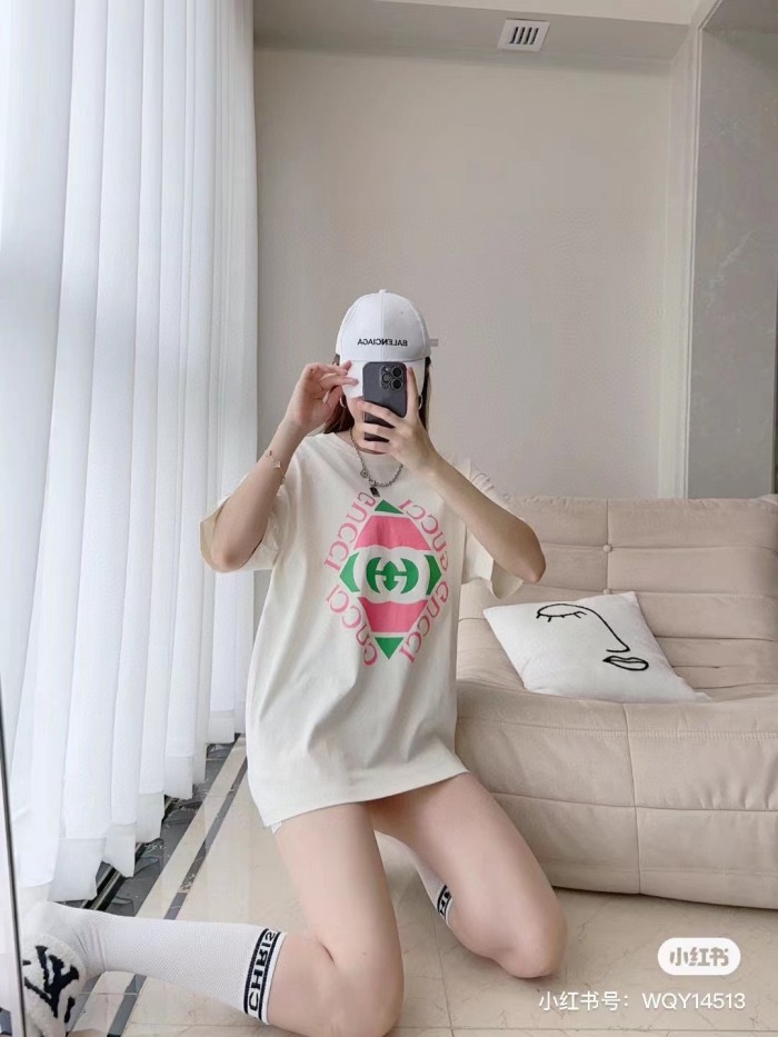 GUCCI Vintage Logo Print T Shirt