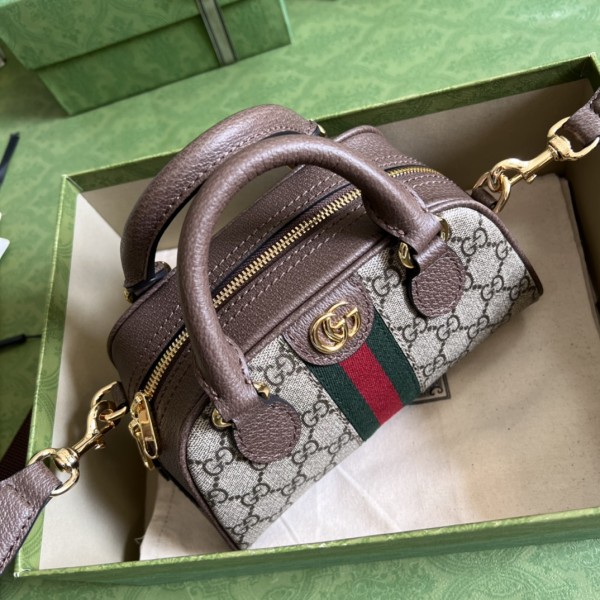  Handbag   Gucci  724606 size  21*12*10  cm